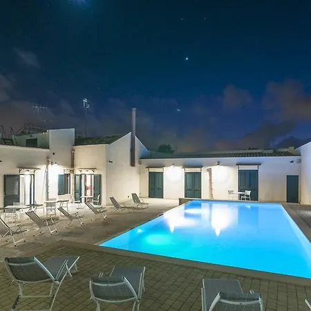 Casale Dome Bed & Breakfast *
